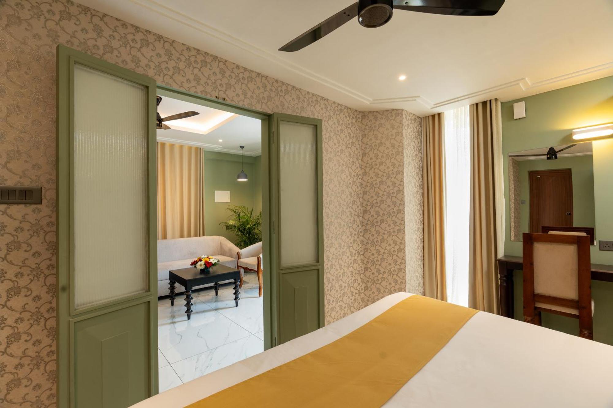 Court 11 By Dimora Hotel Kochi Exterior photo