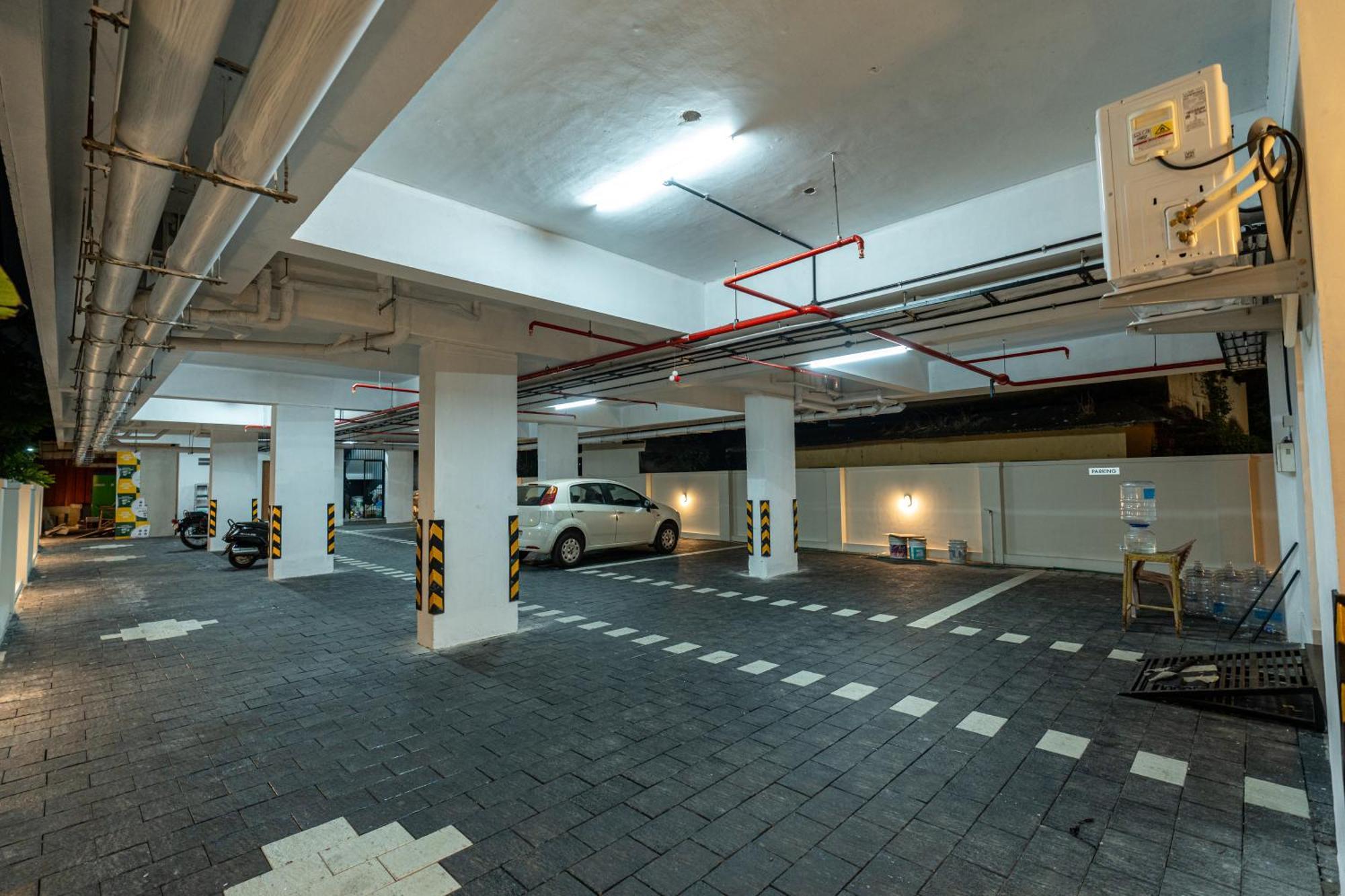 Court 11 By Dimora Hotel Kochi Exterior photo