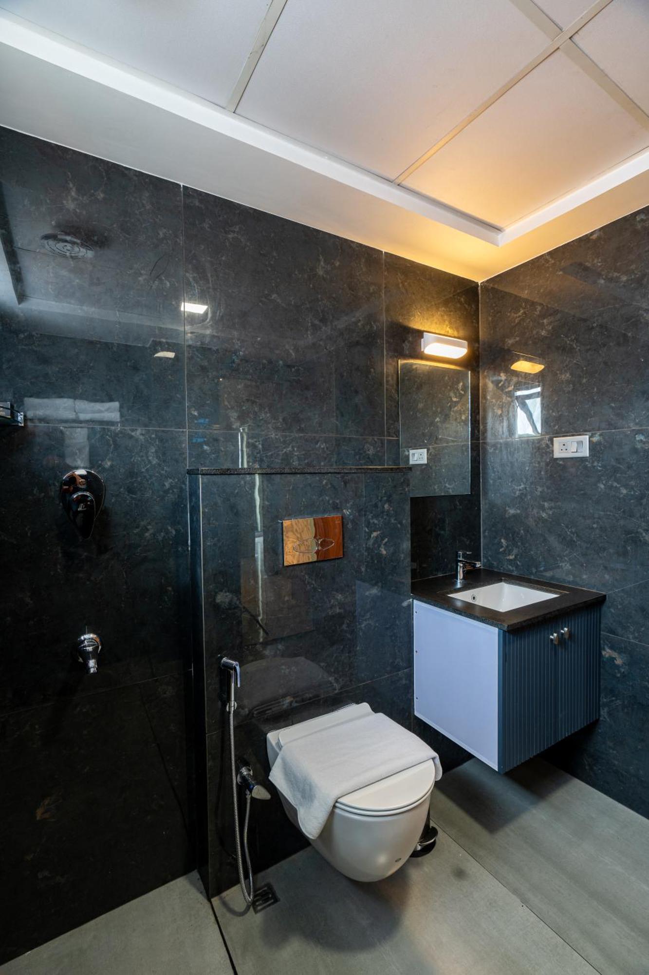 Court 11 By Dimora Hotel Kochi Exterior photo