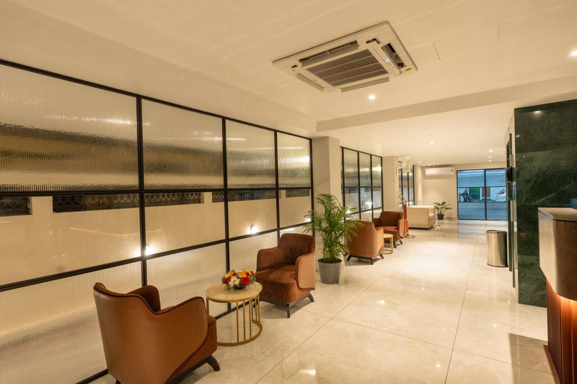 Court 11 By Dimora Hotel Kochi Exterior photo