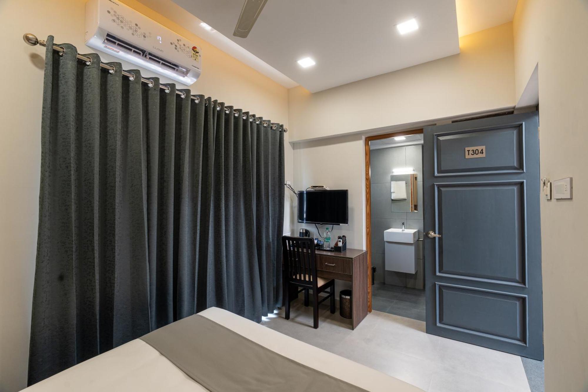 Court 11 By Dimora Hotel Kochi Exterior photo